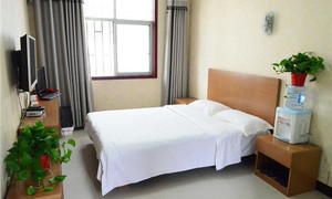 【运城罗马假日酒店】住宿1晚,商务标准房/商务单人房2选1+免费WiFi+免费双份早餐!舒适便捷,星级服务,清新感受,让旅途时光优雅别致。_团800运城团购网站大全